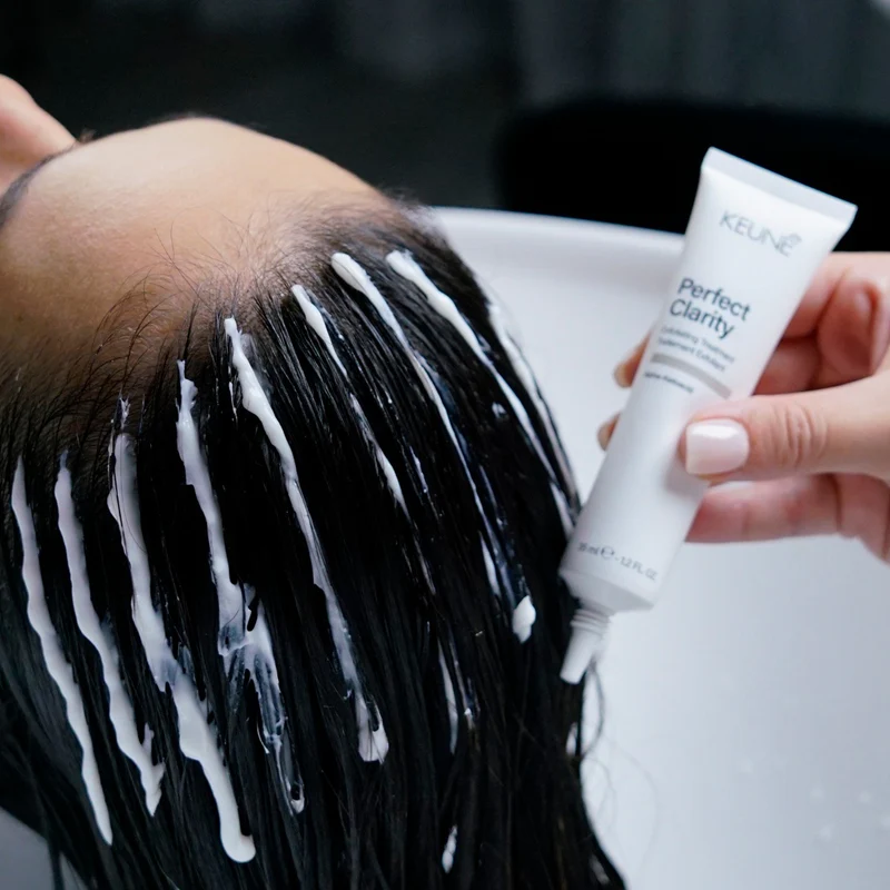 keune_Perfect_Clarity_Exfoliating_Treatment_model2